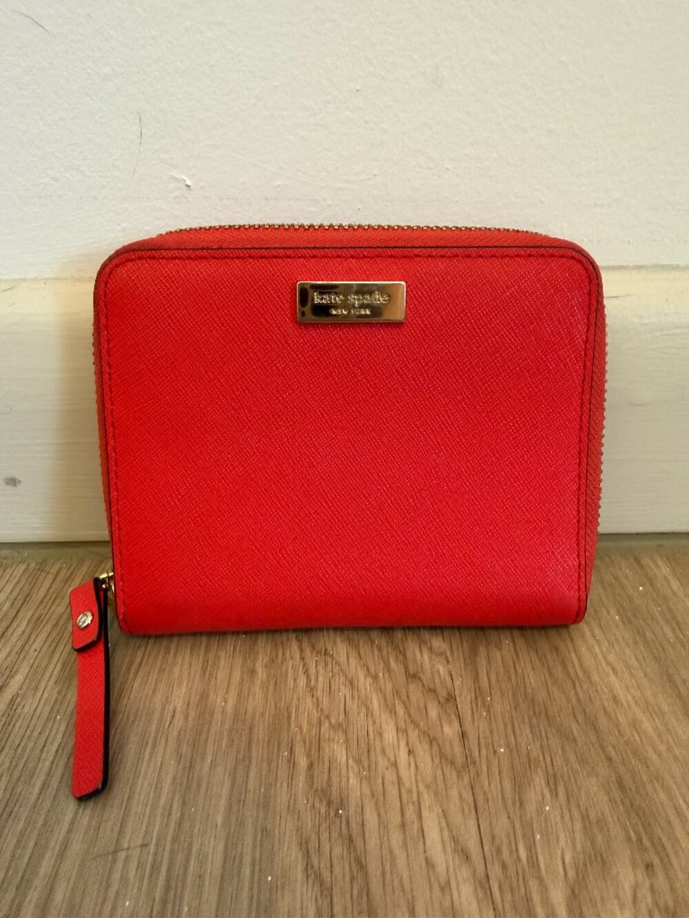 Kate Spade Compact Zip Around Bifold Wallet Red Saffiano Leather Gold